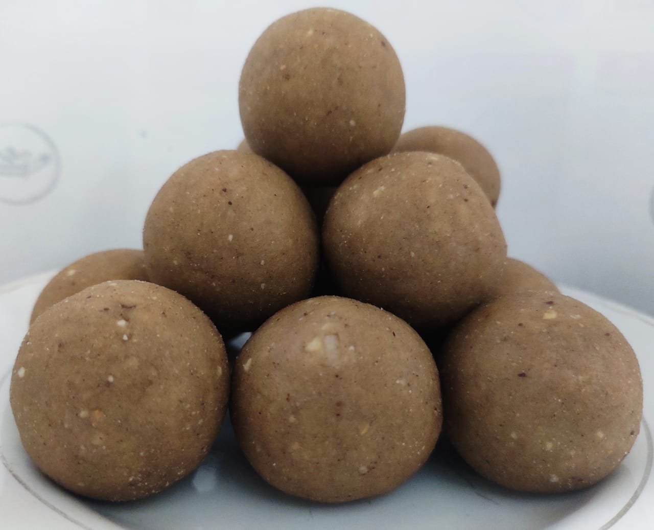 उकड्या तांदळाचे लाडू